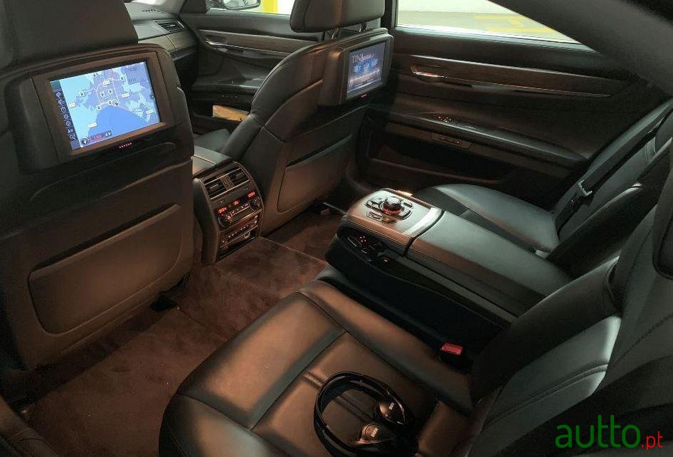 2009' BMW 750 Li photo #2