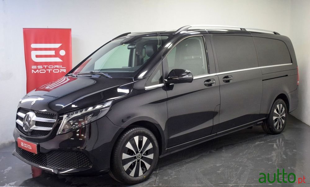 2022' Mercedes-Benz Classe V photo #1