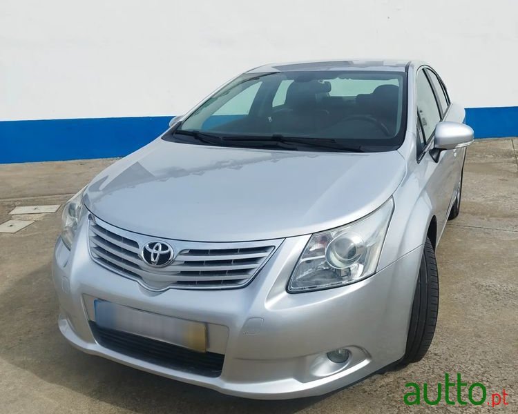 2010' Toyota Avensis photo #1