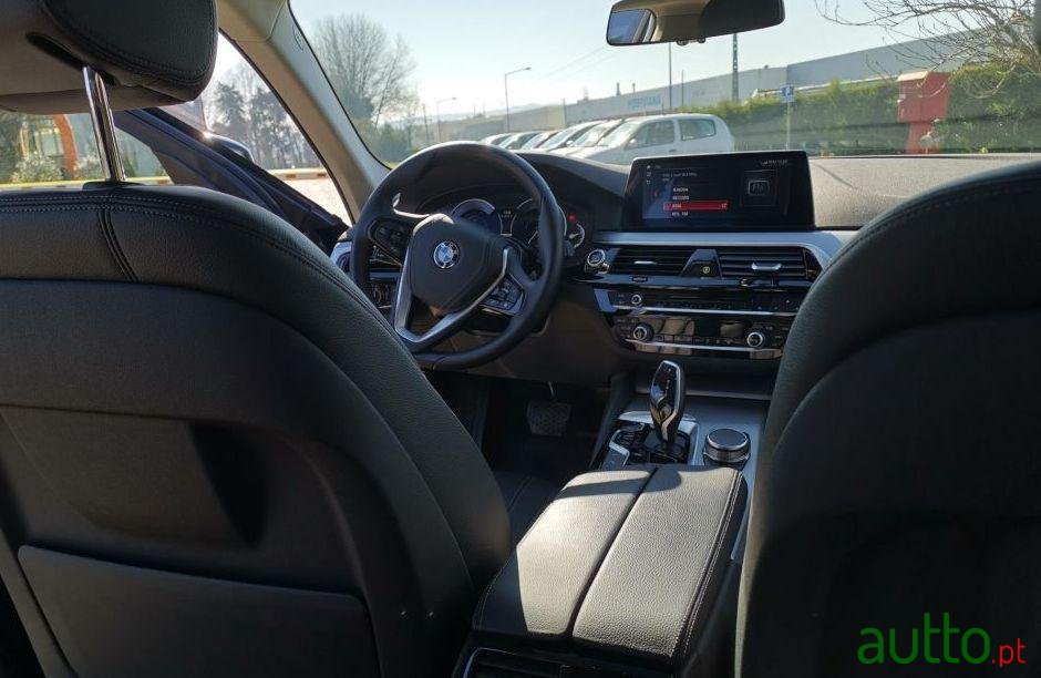 2018' BMW 530 photo #1