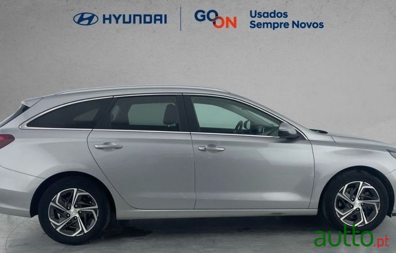 2022' Hyundai i30 1.0 T-Gdi Style photo #6