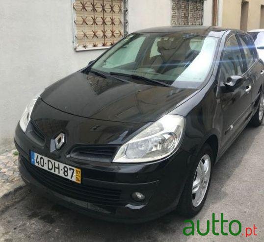 2007' Renault Clio photo #2