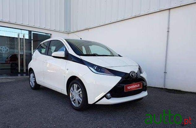 2016' Toyota Aygo 1.0 X-Play Plus+X-Touch photo #1