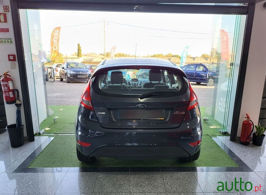 2009' Ford Fiesta photo #5