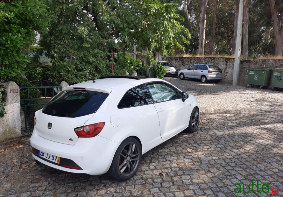 2010' SEAT Ibiza photo #2