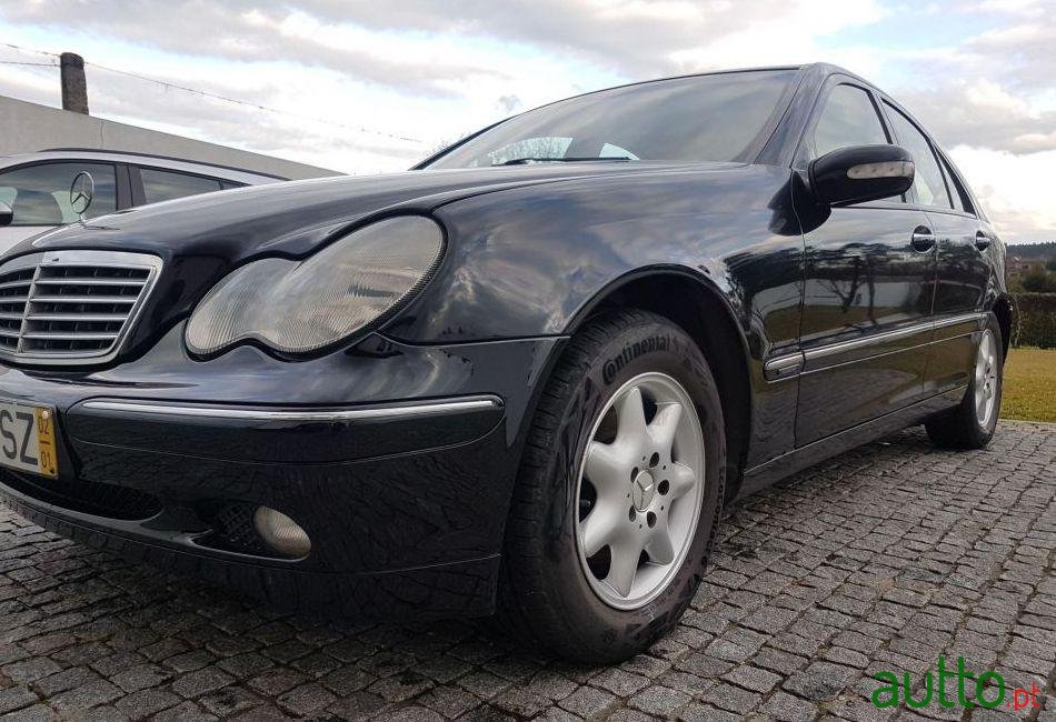 2002' Mercedes-Benz C-200 Elegance photo #2