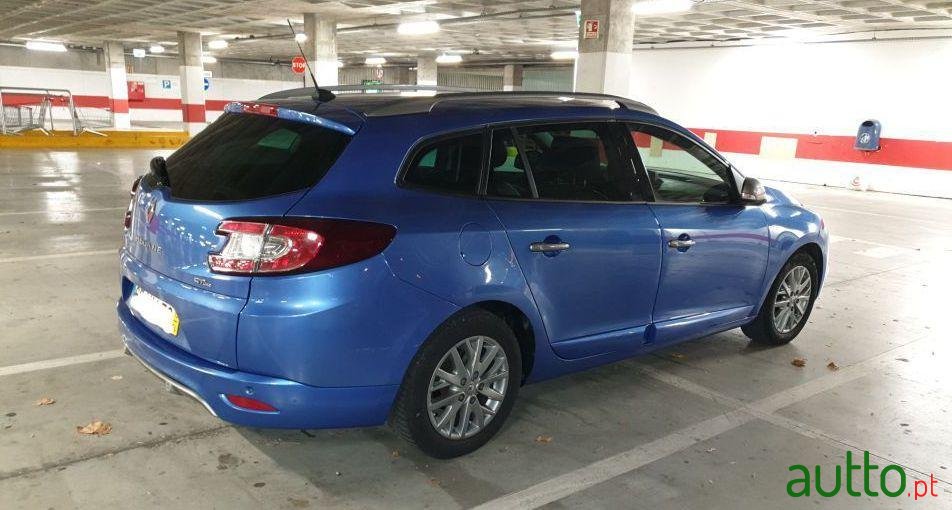 2013' Renault Megane Sport Tourer photo #2