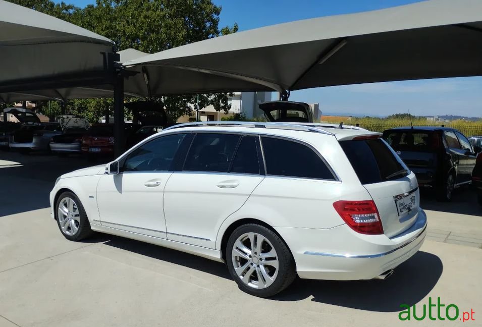 2012' Mercedes-Benz C-200 photo #4