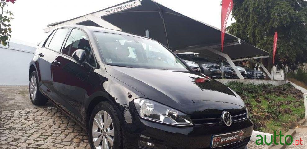 2015' Volkswagen Golf photo #2