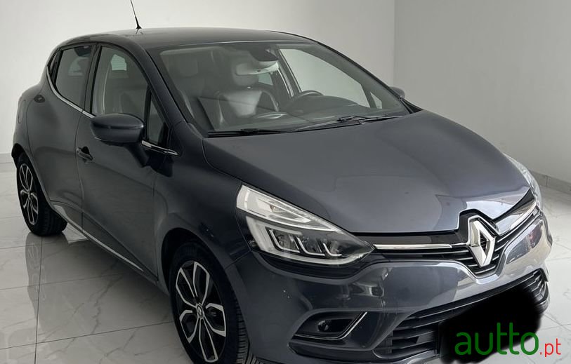 2019' Renault Clio photo #1