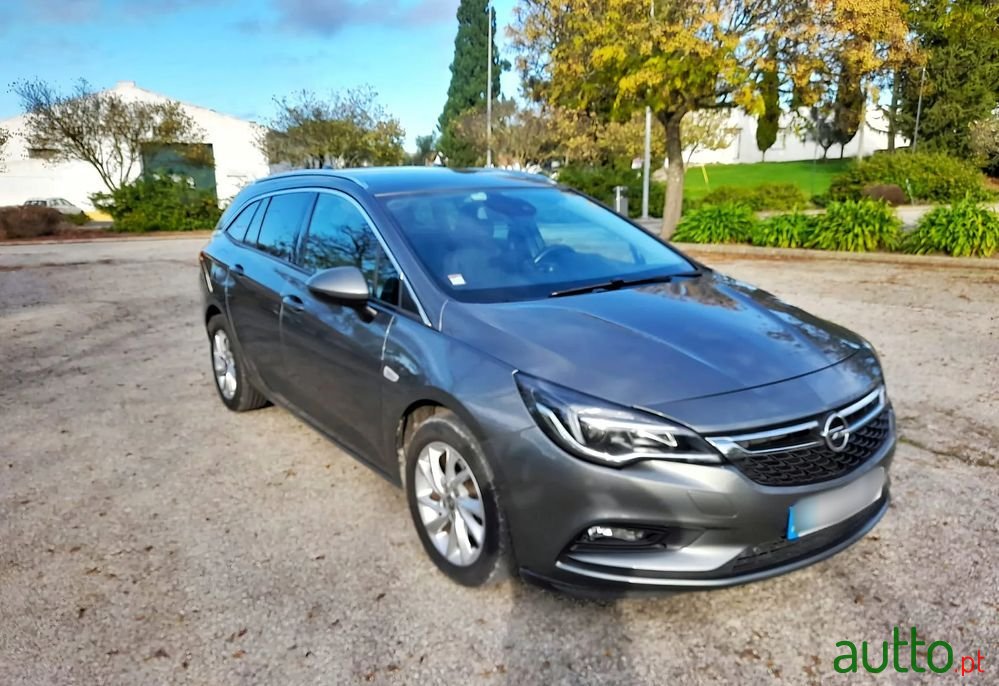 2017' Opel Astra Sports Tourer photo #3