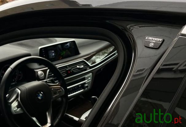 2018' BMW Série 7 Ld Pack M photo #6
