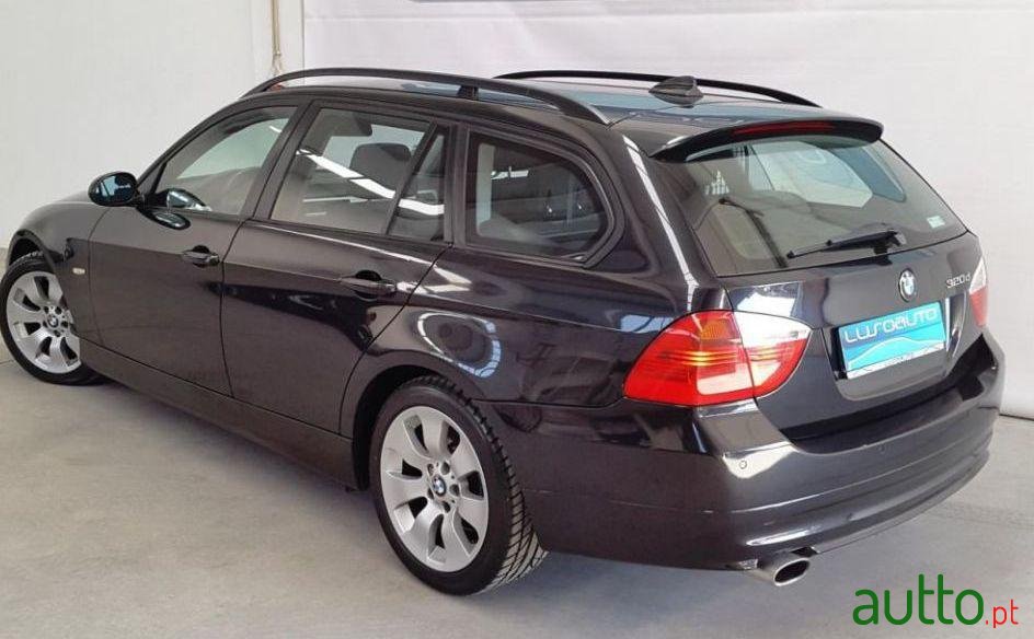 2008' BMW 320 photo #2