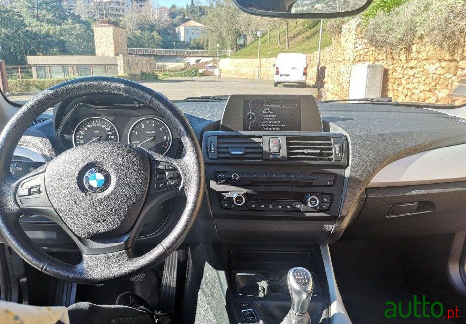 2012' BMW 116 D Efficient Dyamics photo #3