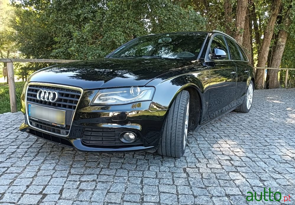 2009' Audi A4 Avant photo #2