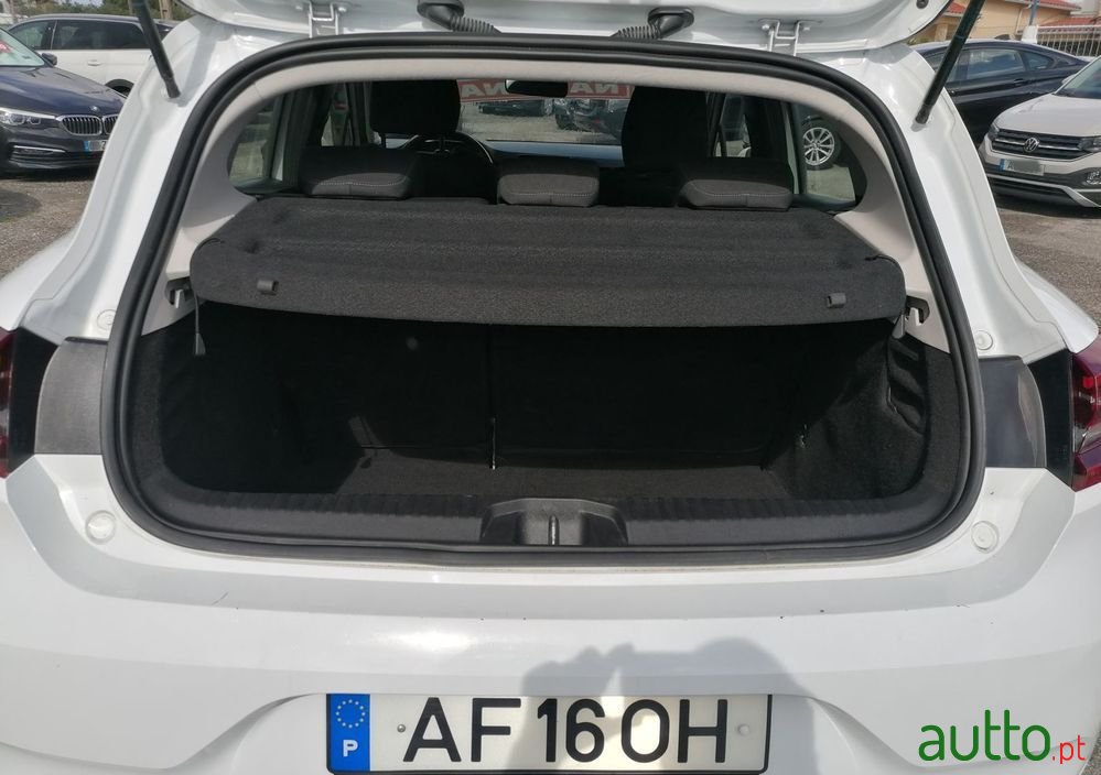 2021' Renault Clio photo #6