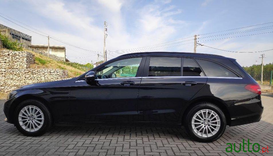 2015' Mercedes-Benz C-200 photo #2