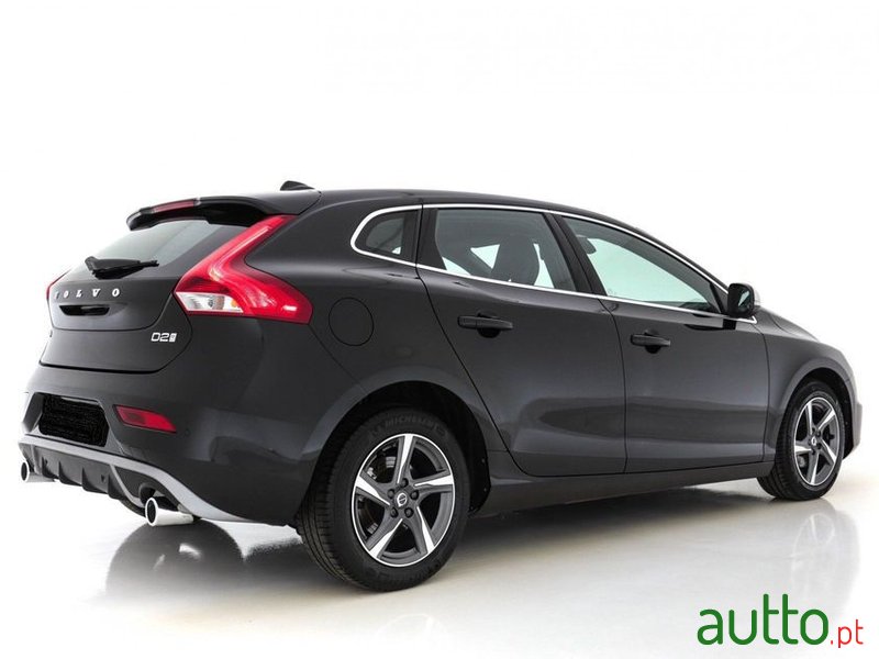 2018' Volvo V40 photo #6