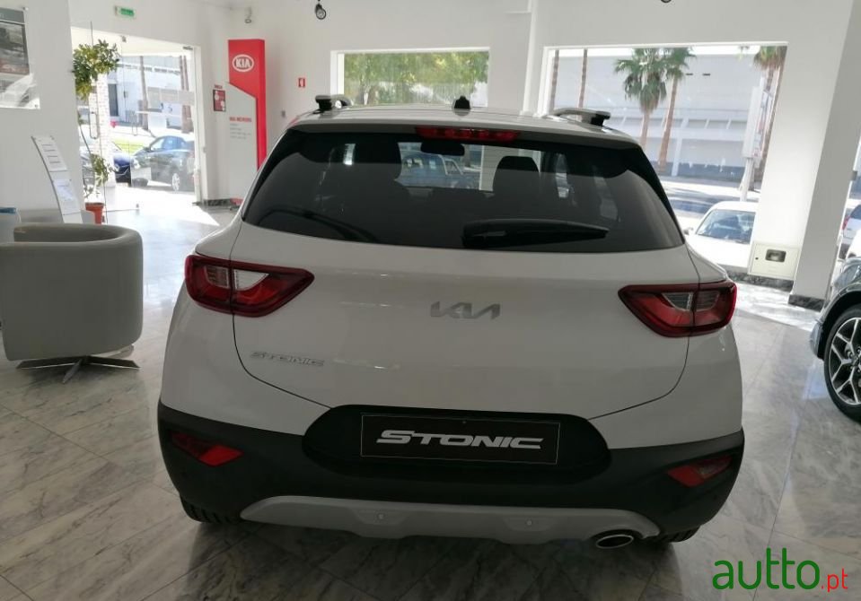 2021' Kia Stonic photo #3