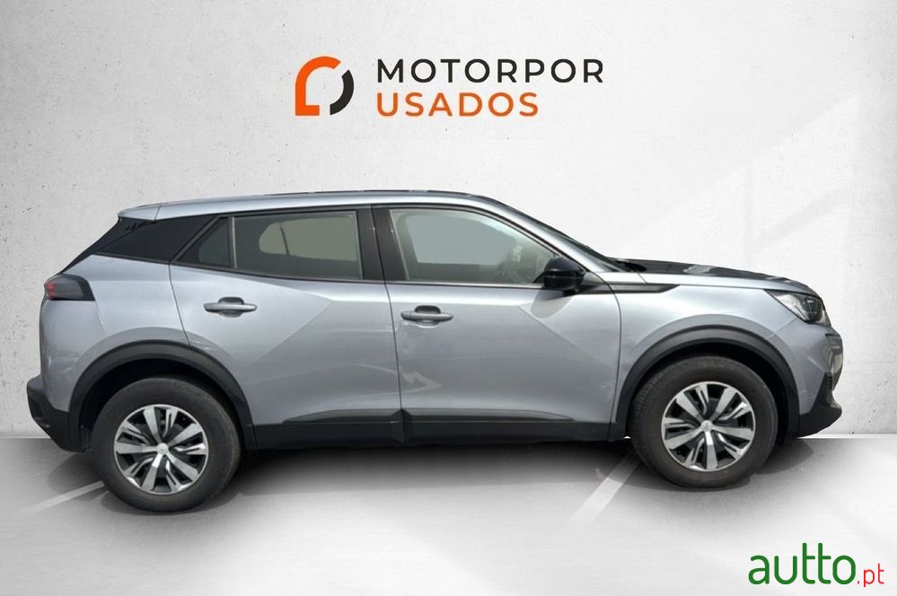 2023' Peugeot 2008 1.2 Style photo #4