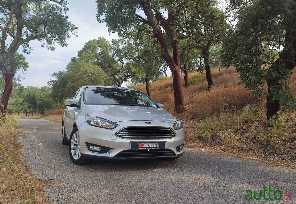 2015' Ford Focus photo #5