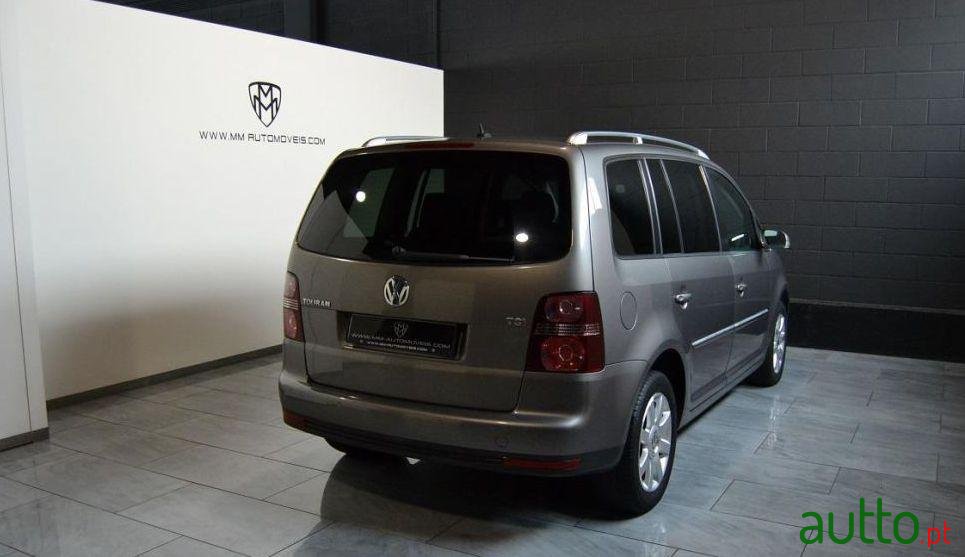 2008' Volkswagen Touran 7L photo #1