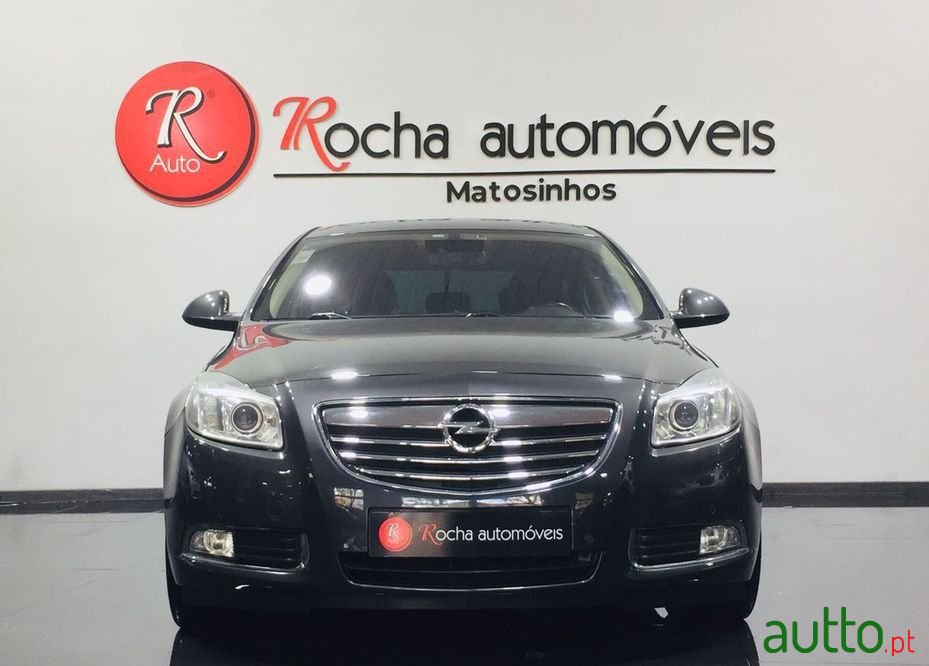 2011' Opel Insignia photo #2