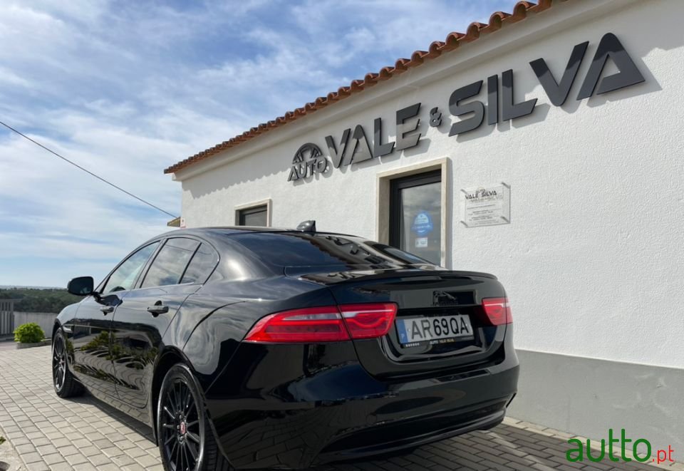 2017' Jaguar Xe photo #4