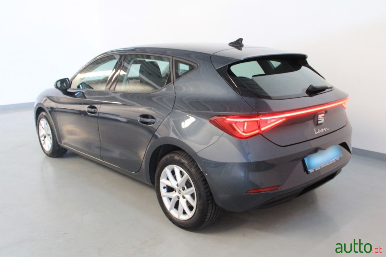 2022' SEAT Leon photo #5