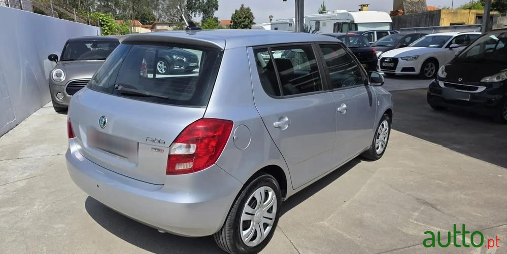 2012' Skoda Fabia photo #2