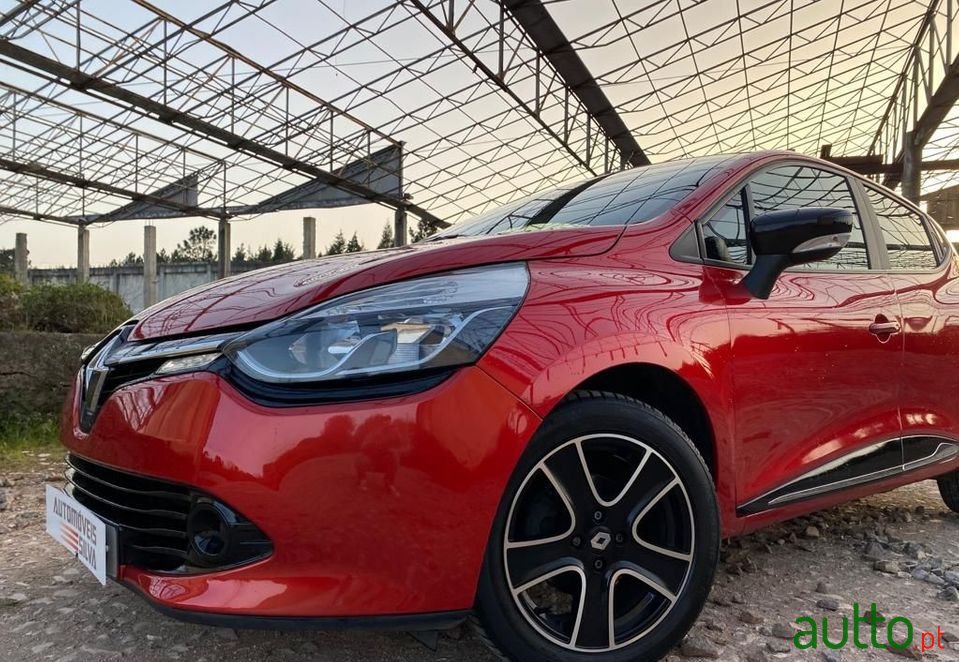 2015' Renault Clio photo #2