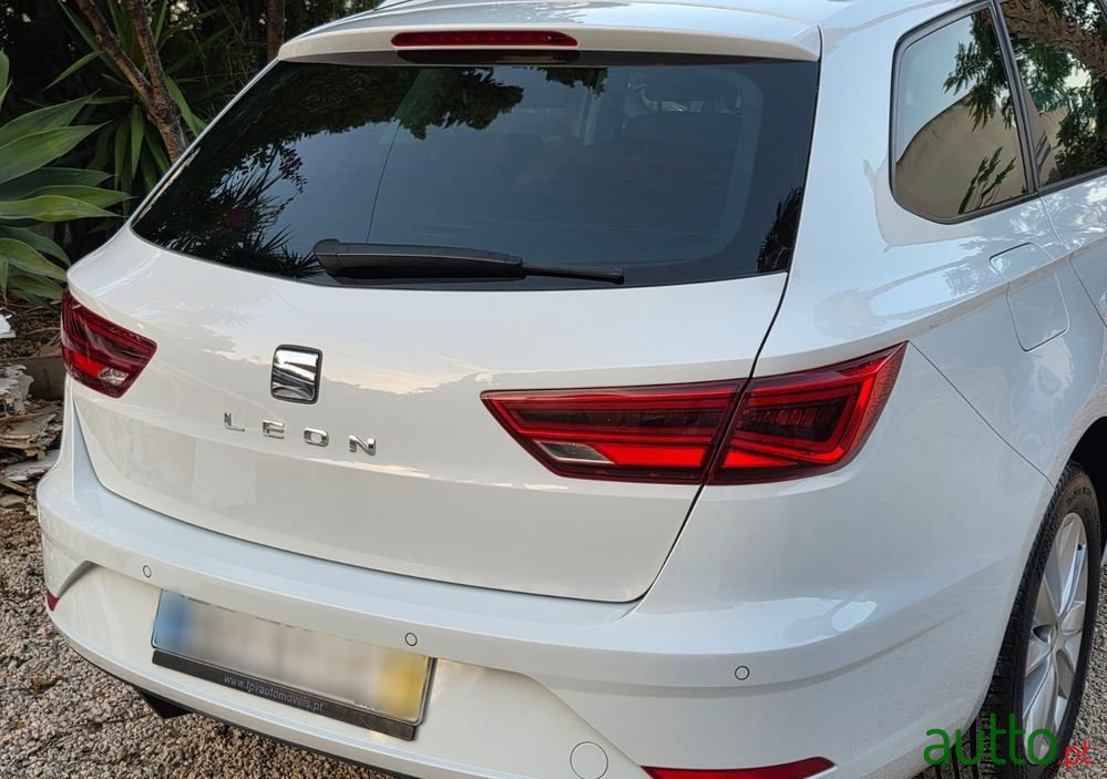 2017' SEAT Leon St photo #3