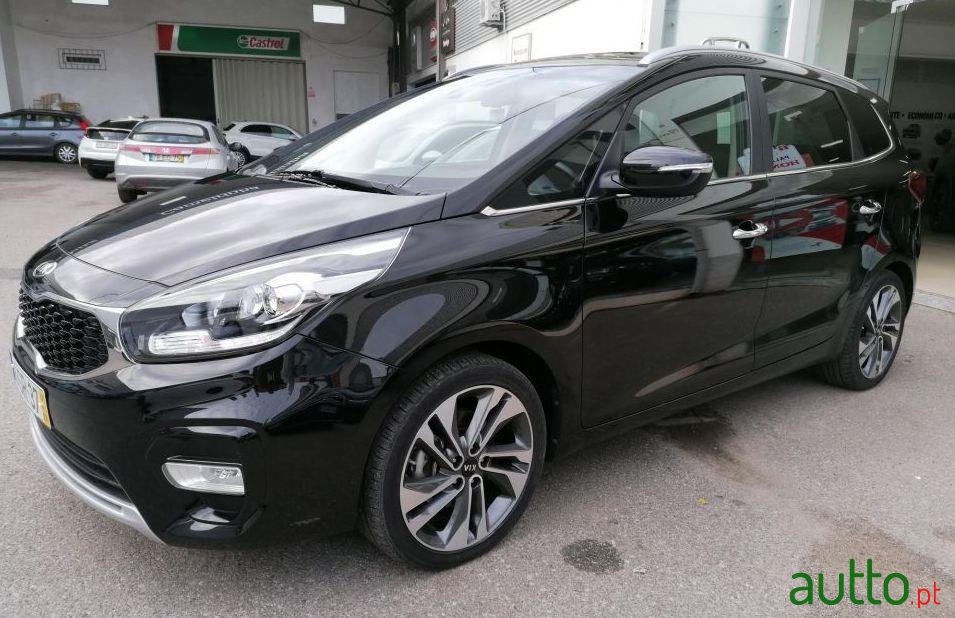 2017' Kia Carens photo #2