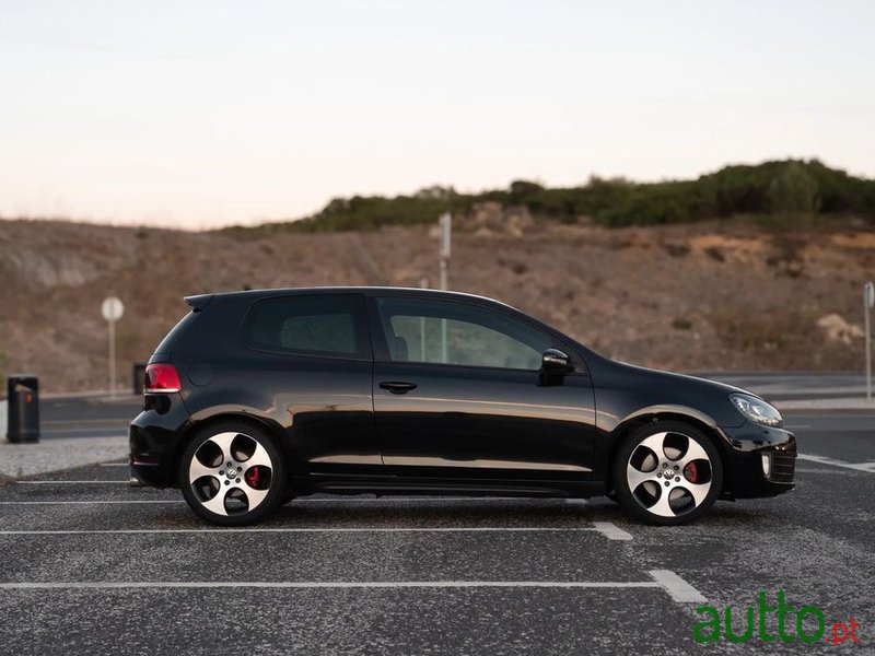 2011' Volkswagen Golf 2.0 Gti Dsg photo #2