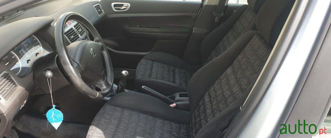 2003' Peugeot 307 Sw photo #3