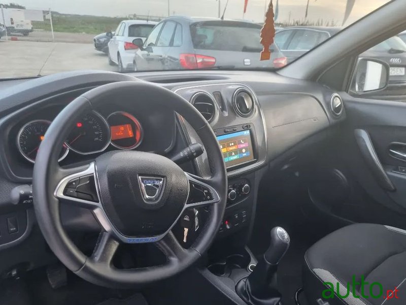 2020' Dacia Sandero photo #5
