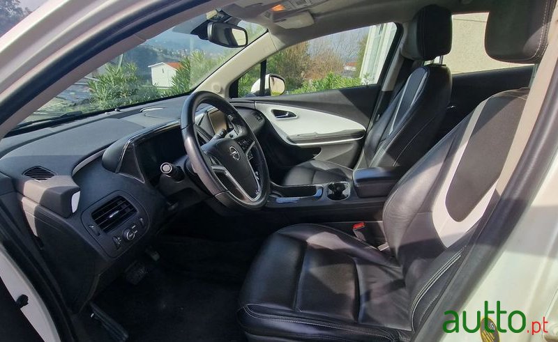 2012' Opel Ampera photo #6