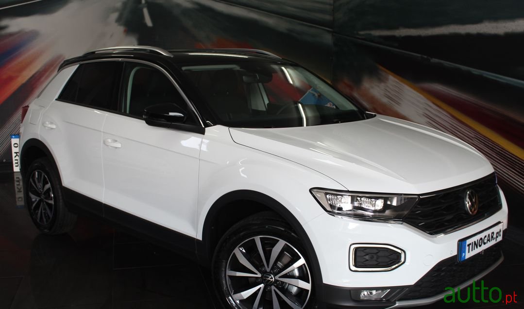 2021' Volkswagen T-Roc photo #2