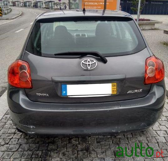 2008' Toyota Auris photo #4