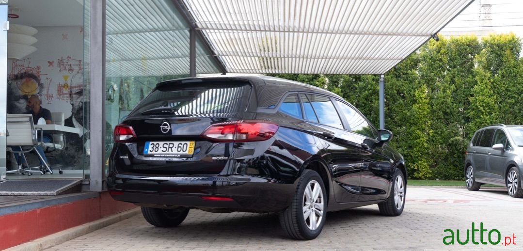 2017' Opel Astra Sports Tourer photo #2