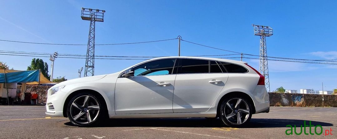 2014' Volvo V60 photo #5