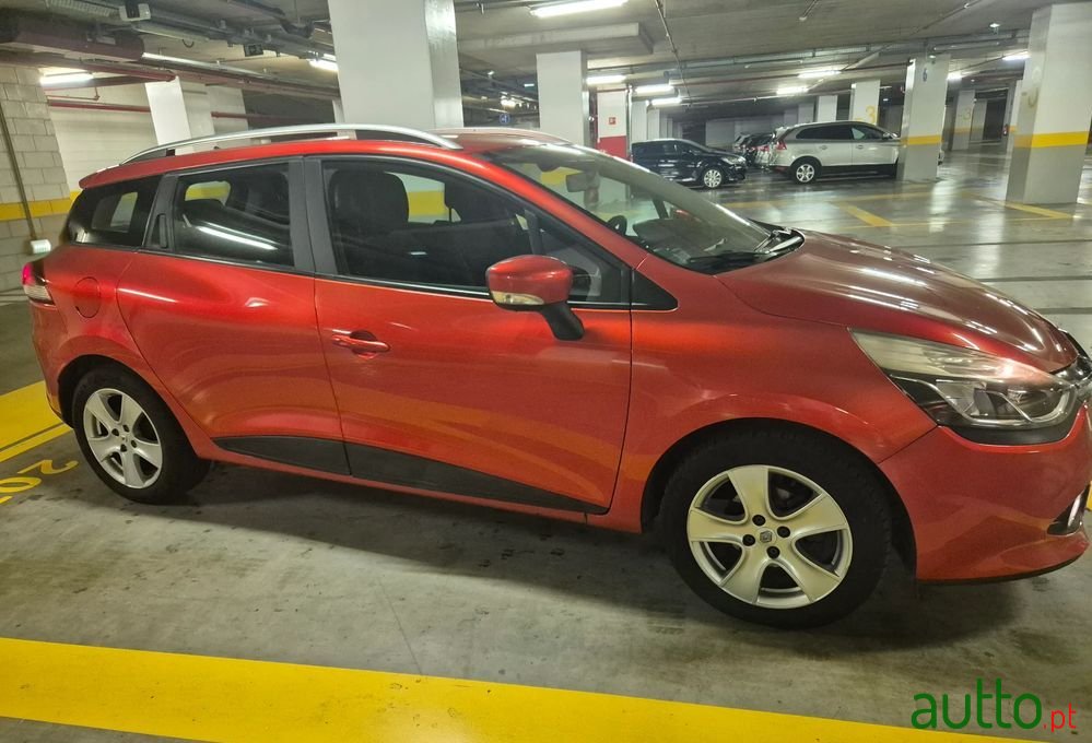 2013' Renault Clio Sport Tourer photo #1