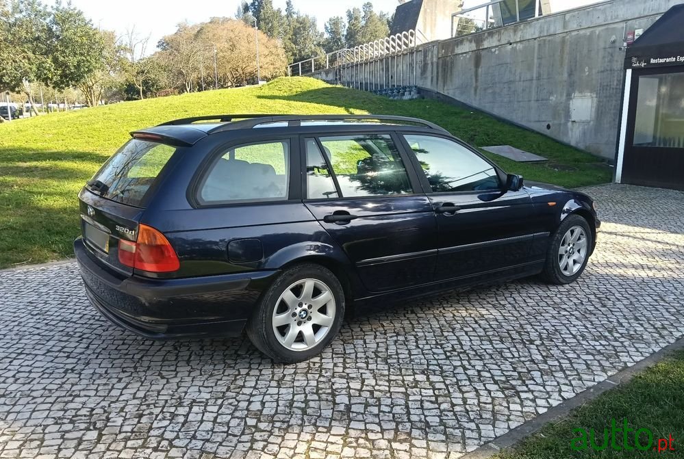 2004' BMW Série 3 D photo #5