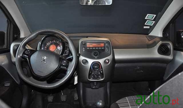 2017' Peugeot 108 1.0 Vti Active photo #2
