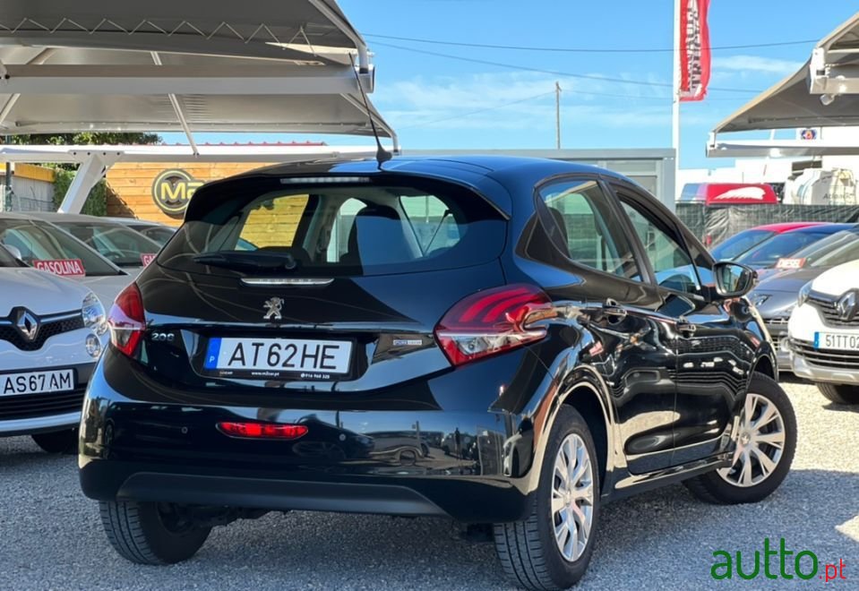 2016' Peugeot 208 photo #3