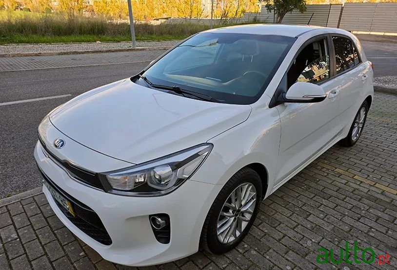 2017' Kia Rio 1.2 Cvvt Sx photo #1