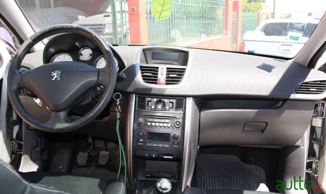 2008' Peugeot 207 Sw photo #4