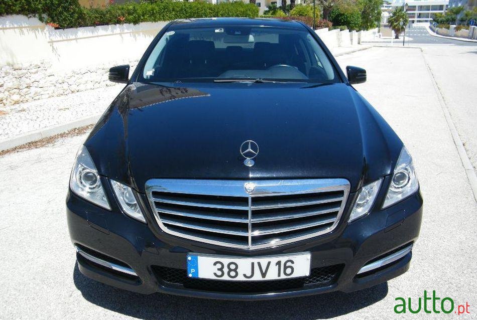 2010' Mercedes-Benz E-220 Cdi Avantgarde photo #2