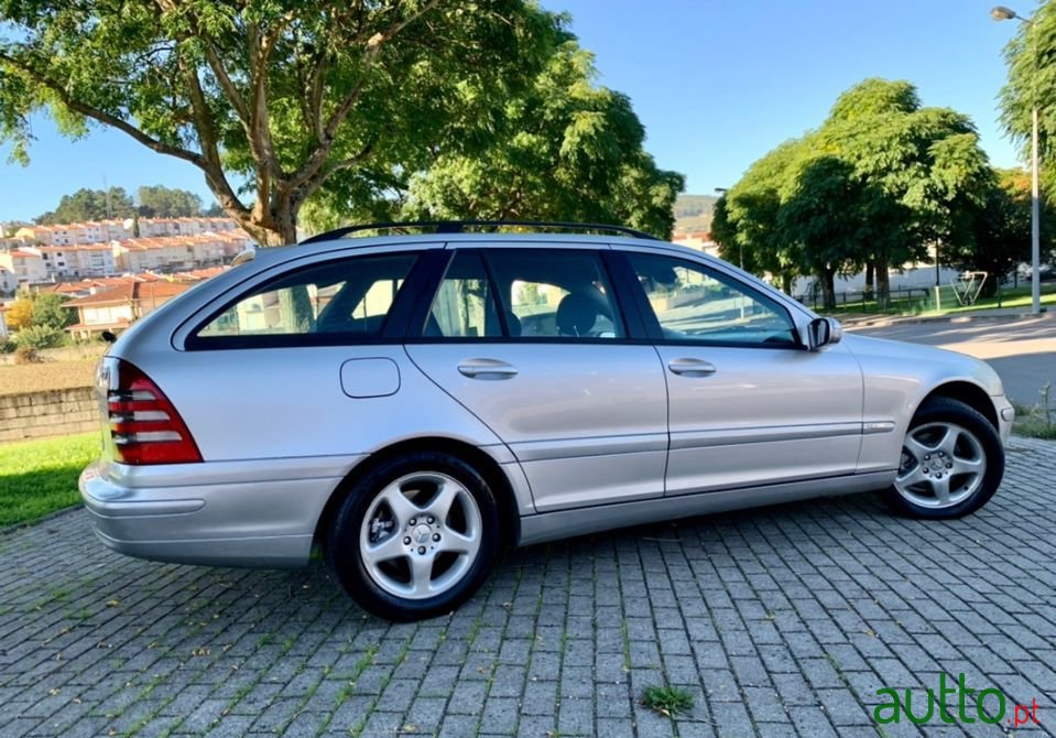 2002' Mercedes-Benz C-220 photo #1