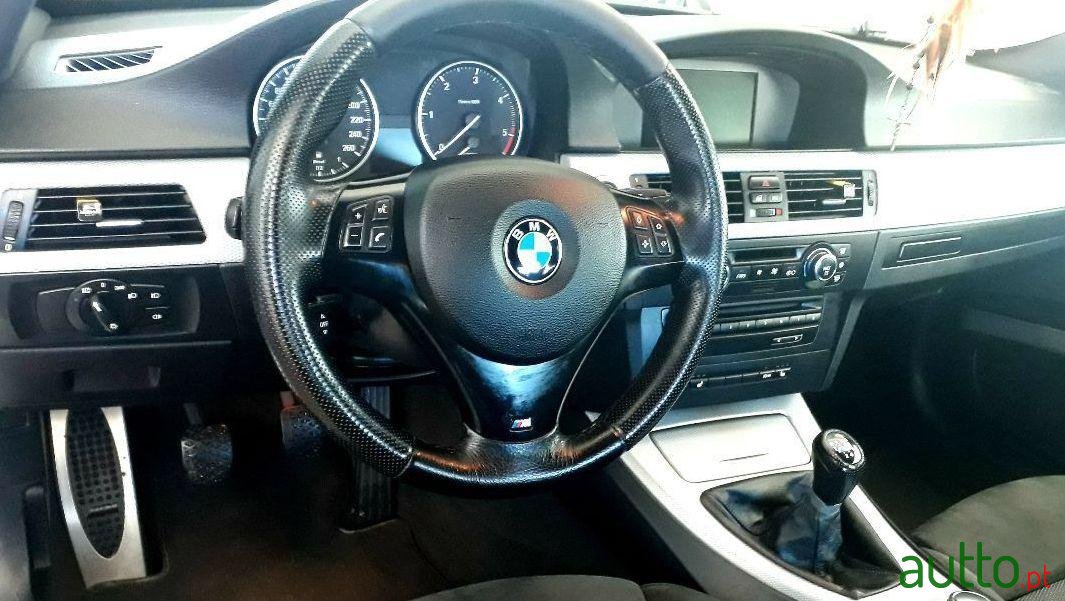 2008' BMW 320 photo #2